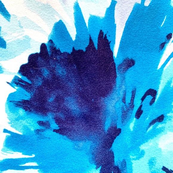 Fabletics Blue and White Patterned Leggings - Picture 7 of 8